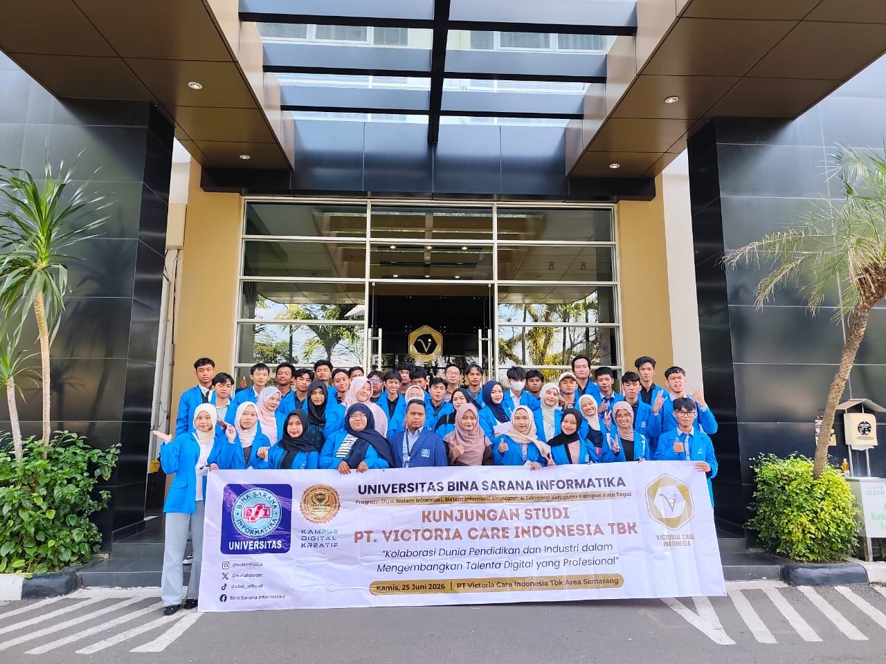 Jembatani Teori dan Industri, Ratusan Mahasiswa UBSI Tegal lakukan kunjungan industri ke Herborist di Semarang